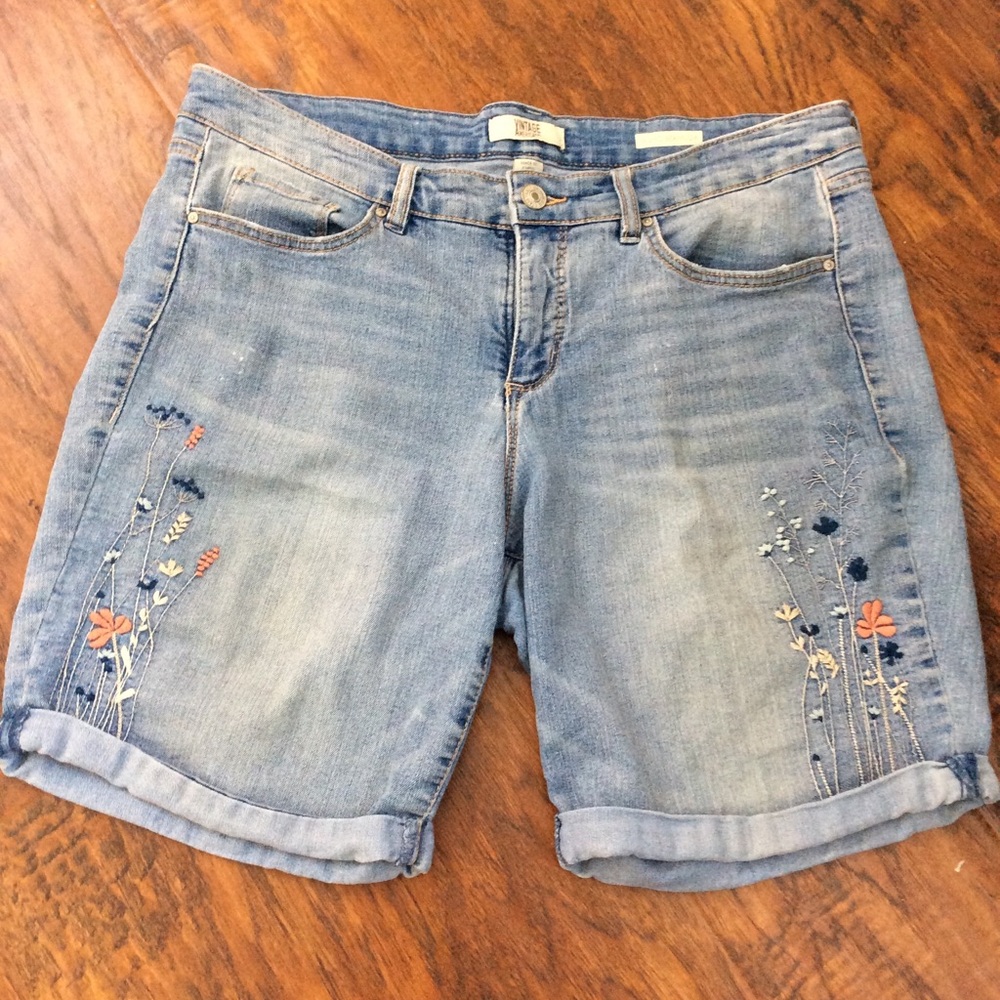 VINTAGE AMERICA BLUES Embroidered Boho Bermuda Shorts Sz 12